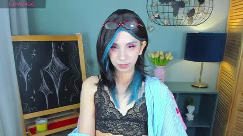 Eveline online show from April 24, 2026, 2:03 am