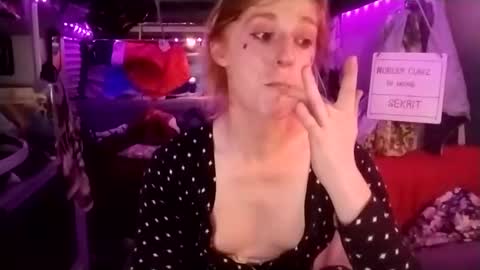 Snapshot of lesleygumgrass chatting on February 16, 2025, 7:26 am LesleyGumGrass- The Boring Trans girl online show from February 16, 2025, 7:26 am