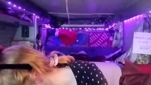 Snapshot of lesleygumgrass chatting on February 17, 2025, 12:10 am LesleyGumGrass- The Boring Trans girl online show from February 17, 2025, 12:10 am