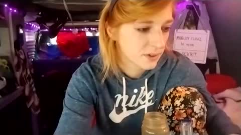 Snapshot of lesleygumgrass chatting on February 18, 2025, 6:47 pm LesleyGumGrass- The Boring Trans girl online show from February 18, 2025, 6:47 pm