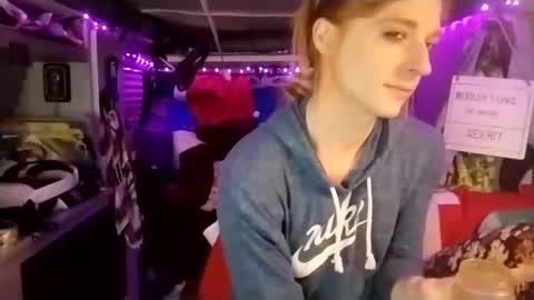 Snapshot of lesleygumgrass chatting on February 19, 2025, 12:46 am LesleyGumGrass- The Boring Trans girl online show from February 19, 2025, 12:46 am