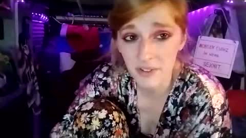 Snapshot of lesleygumgrass chatting on February 19, 2025, 6:55 am LesleyGumGrass- The Boring Trans girl online show from February 19, 2025, 6:55 am