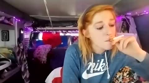 Snapshot of lesleygumgrass chatting on February 19, 2025, 5:49 pm LesleyGumGrass- The Boring Trans girl online show from February 19, 2025, 5:49 pm