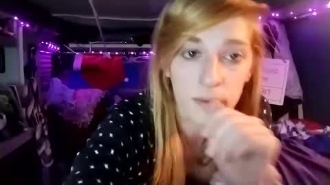 Snapshot of lesleygumgrass chatting on February 20, 2025, 5:44 am LesleyGumGrass- The Boring Trans girl online show from February 20, 2025, 5:44 am