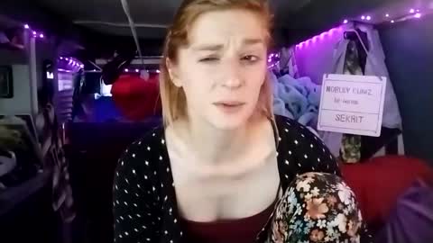 Snapshot of lesleygumgrass chatting on February 20, 2025, 6:24 pm LesleyGumGrass- The Boring Trans girl online show from February 20, 2025, 6:24 pm