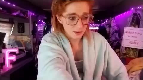 Snapshot of lesleygumgrass chatting on February 24, 2025, 5:31 pm LesleyGumGrass- The Boring Trans girl online show from February 24, 2025, 5:31 pm