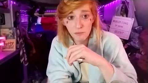 Snapshot of lesleygumgrass chatting on February 27, 2025, 6:31 pm LesleyGumGrass- The Boring Trans girl online show from February 27, 2025, 6:31 pm