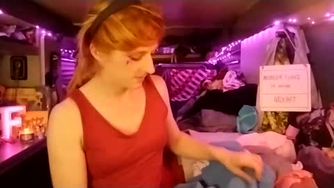 Snapshot of lesleygumgrass chatting on February 28, 2025, 12:54 am LesleyGumGrass- The Boring Trans girl online show from February 28, 2025, 12:54 am