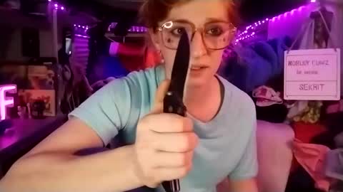 Snapshot of lesleygumgrass chatting on March 1, 2025, 7:41 am LesleyGumGrass- The Boring Trans girl online show from March 1, 2025, 7:41 am