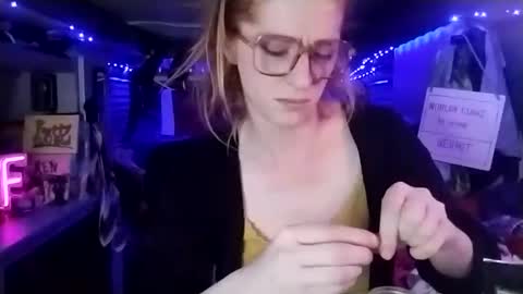 Snapshot of lesleygumgrass chatting on March 7, 2025, 4:35 am LesleyGumGrass- The Boring Trans girl online show from March 7, 2025, 4:35 am