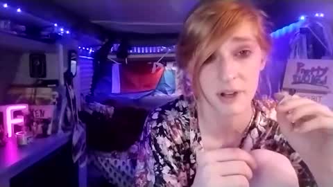 Snapshot of lesleygumgrass chatting on March 10, 2025, 7:21 am LesleyGumGrass- The Boring Trans girl online show from March 10, 2025, 7:21 am