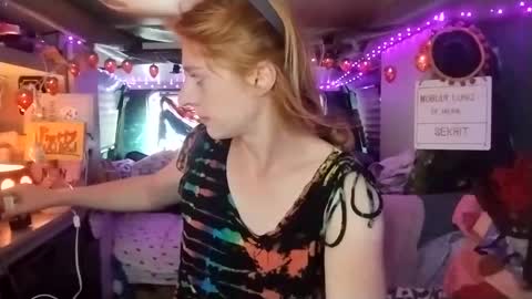 Snapshot of lesleygumgrass chatting on October 2, 2025, 5:53 pm LesleyGumGrass- The Boring Trans girl online show from October 2, 2025, 5:53 pm