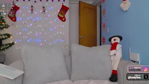 Lesly online show from December 19, 2024, 9:17 pm