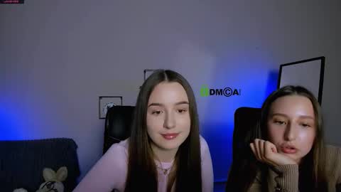 leslie_bird online show from September 30, 2025, 12:54 pm