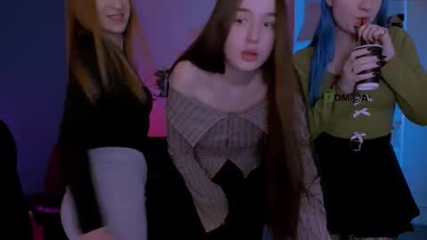 leslie_bird online show from March 21, 2026, 9:58 am