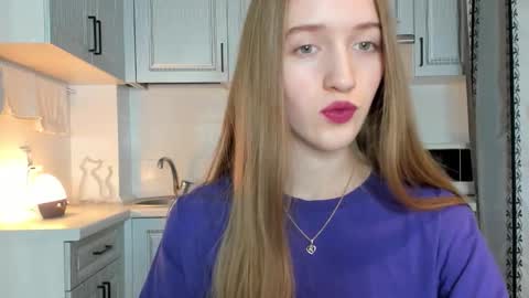 Snapshot of leslie_my_lovee chatting on October 8, 2025, 7:00 pm LESLIE online show from October 8, 2025, 7:00 pm