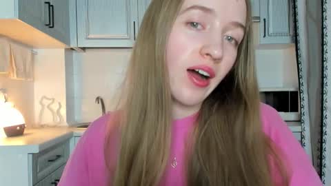 Snapshot of leslie_my_lovee chatting on October 15, 2025, 9:26 pm LESLIE online show from October 15, 2025, 9:26 pm