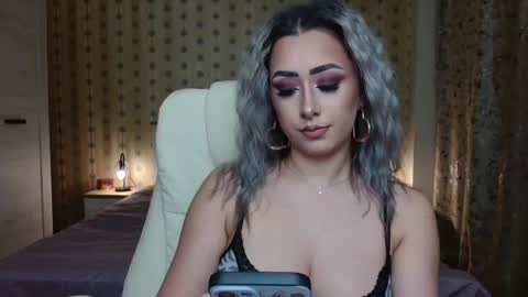 leslie_secret online show from January 20, 2025, 8:40 pm