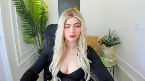 Snapshot of lesliemineg chatting on October 10, 2025, 8:41 pm lesliemineg online show from October 10, 2025, 8:41 pm