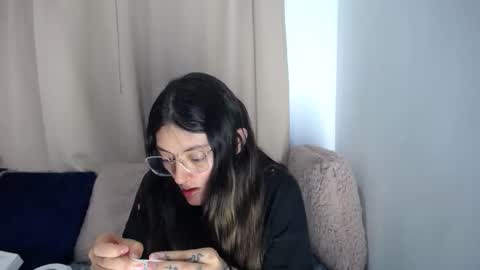 lessliee online show from March 25, 2026, 6:08 am