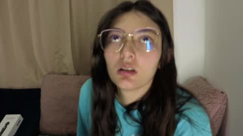 lessliee online show from April 19, 2026, 7:51 am