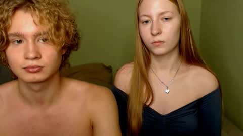 Snapshot of lessyxjhony chatting on September 17, 2025, 4:41 pm Alisa  Jhony online show from September 17, 2025, 4:41 pm