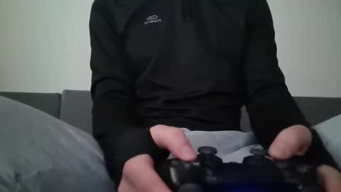 Snapshot of lestaro chatting on February 15, 2025, 10:55 am neoglo online show from February 15, 2025, 10:55 am