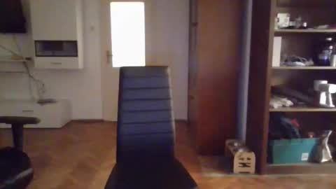 Snapshot of lestaro chatting on September 15, 2025, 10:21 pm neoglo online show from September 15, 2025, 10:21 pm