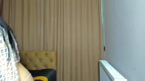 lesyaliss online show from May 16, 2026, 7:56 pm