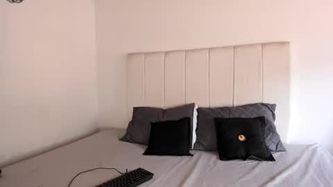 Leticia online show from September 14, 2025, 9:03 pm