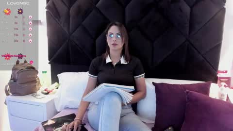 letiziia online show from January 22, 2025, 8:49 pm