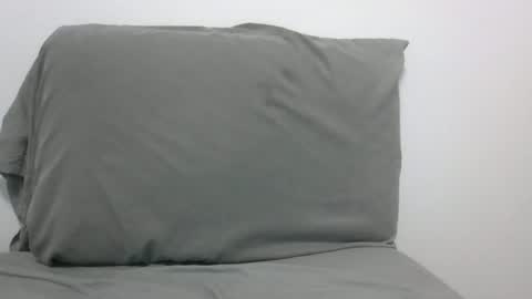 lets_play143 online show from June 25, 2026, 6:07 am