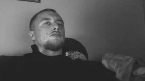 Snapshot of lev1ngston chatting on November 12, 2025, 12:44 am lev1ngston online show from November 12, 2025, 12:44 am