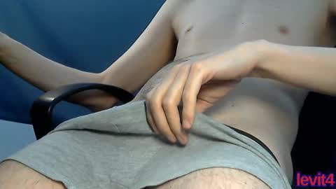 Snapshot of levit4 chatting on October 15, 2025, 12:49 pm levit4 online show from October 15, 2025, 12:49 pm