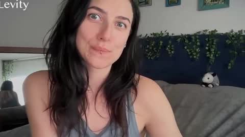 Snapshot of levity_opossum chatting on September 14, 2025, 6:51 pm Levity online show from September 14, 2025, 6:51 pm