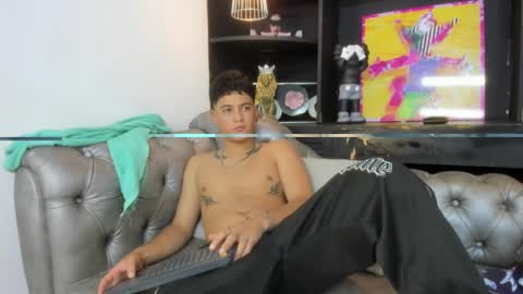 Snapshot of levy_steve chatting on February 22, 2025, 5:34 am LevySteven online show from February 22, 2025, 5:34 am