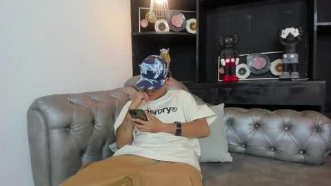 Snapshot of levy_steve chatting on March 12, 2025, 3:02 am LevySteven online show from March 12, 2025, 3:02 am