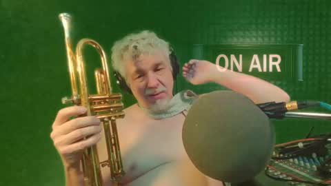 Lewis Richard Russell online show from February 3, 2026, 6:51 am