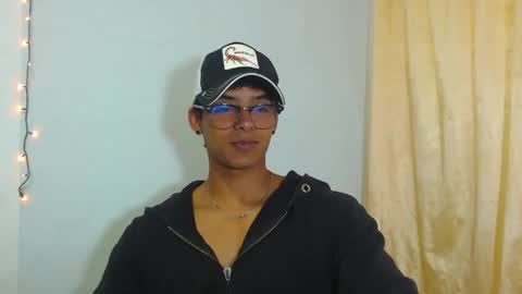 Snapshot of lewis_ly chatting on April 18, 2026, 5:28 pm i am lewis ly EDUARDO MEMDOZA15 online show from April 18, 2026, 5:28 pm