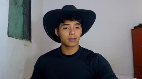 Snapshot of lewis_ly chatting on April 27, 2026, 5:22 pm i am lewis ly EDUARDO MEMDOZA15 online show from April 27, 2026, 5:22 pm