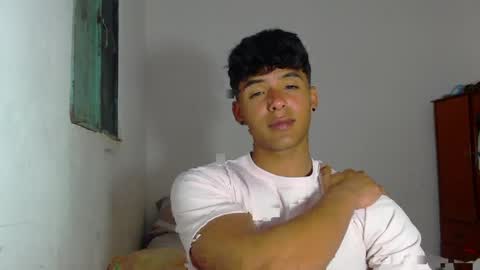 Snapshot of lewis_ly chatting on May 4, 2026, 4:14 pm i am lewis ly EDUARDO MEMDOZA15 online show from May 4, 2026, 4:14 pm