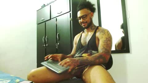 Snapshot of lewisstrong chatting on September 20, 2025, 10:33 pm Lewis Strong online show from September 20, 2025, 10:33 pm