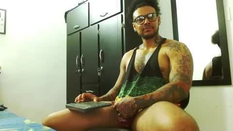 Snapshot of lewisstrong chatting on September 28, 2025, 5:18 pm Lewis Strong online show from September 28, 2025, 5:18 pm