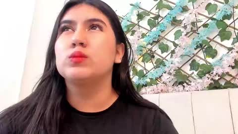 Snapshot of lexi_bloom chatting on October 18, 2025, 10:27 am Gabrielle online show from October 18, 2025, 10:27 am