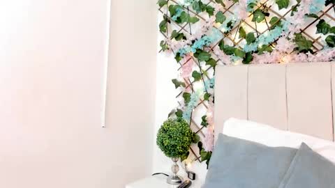 Snapshot of lexi_bloom chatting on October 27, 2025, 10:30 am Gabrielle online show from October 27, 2025, 10:30 am