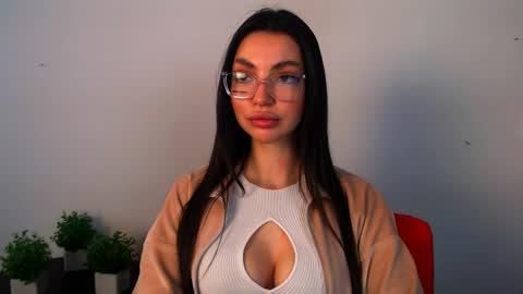 Alexia online show from May 3, 2026, 12:55 pm