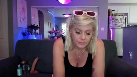 Lexi online show from May 19, 2026, 11:33 pm