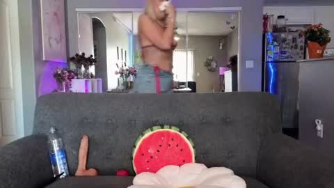 Lexi online show from June 25, 2026, 8:02 pm