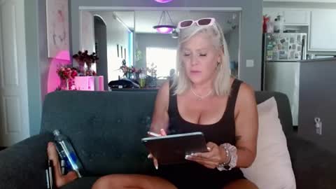 Lexi online show from August 3, 2026, 9:51 pm