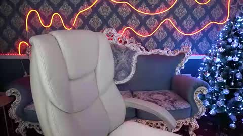 lexi_si online show from December 28, 2024, 7:22 am